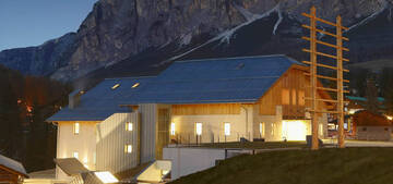 Alexander Girardi Hall