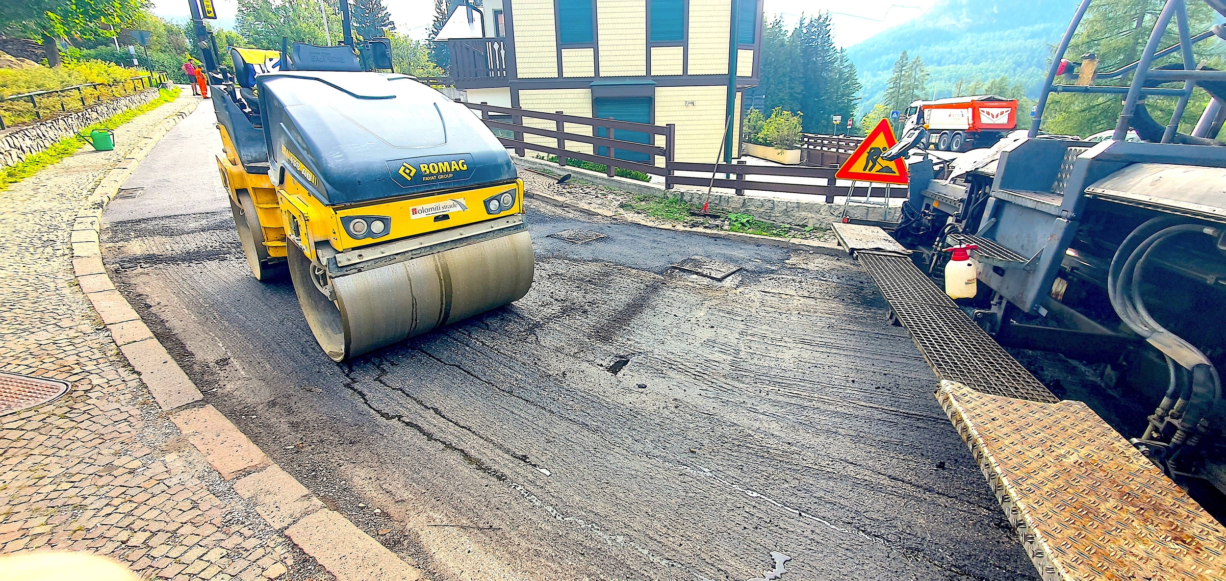 Immagine: Asfaltature strade Cortina 2